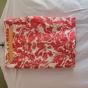 THE LIMITED SKIRT LIGHT AND STANDARD RED WITH OFF WHITE FLOWERWD SKIRT SIZE 2